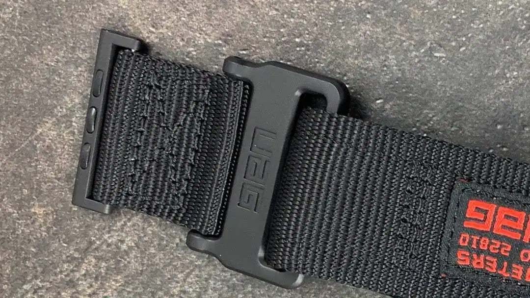 danh gia day du uag active cho apple watch 3